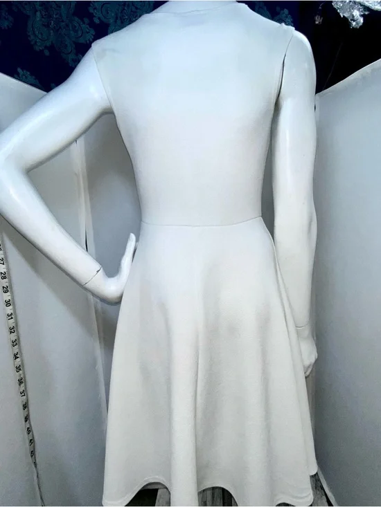 Classic Cream Sleeveless Midi Dress - Picture 4 of 11